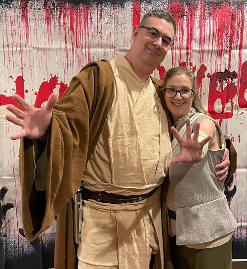 Trav and Jenn in Star Wars costumes